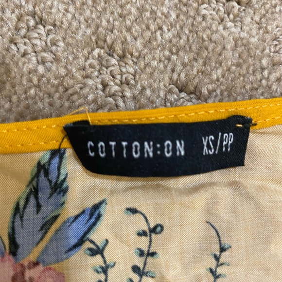 Floral tie top - Picture 2 of 2